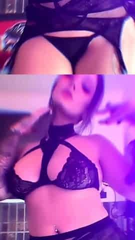 Big boob brunette masturbates on webcam