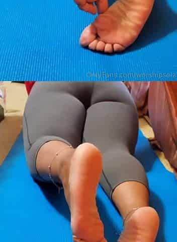 Sexy black dildoing her ass and masturbating