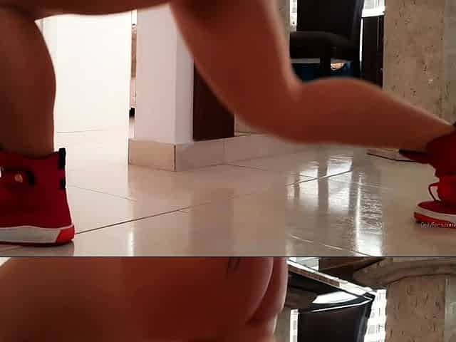 Sexy hottie Anetta Keys enjoys a solo toy masturbation
