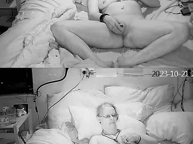 Caught MILF Masturbating on Cam Using Multiple Toys