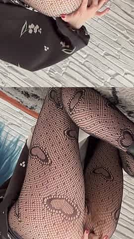 Goth Girl Takes Two Creampies in Her Pussy