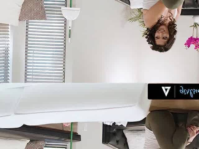 GIRLSWAY - Mischievous Ashlyn Girl Teases Fresh Abode Cleaner Victoria Voxxx - SPANISH SUBTITLES
