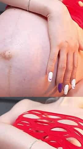 9 Month Pregnant Belly Has Oil Massage