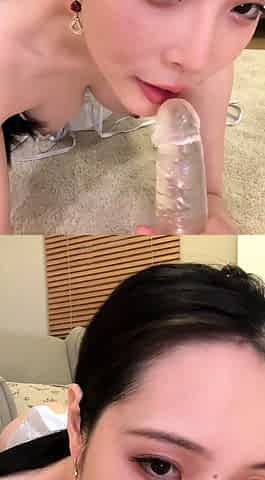 Big boobs milf masturbates with her dildo