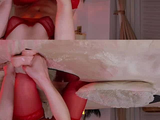 Pissing masturbating babe solo toy play