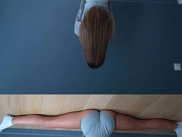 HAWT ROOMMATE YOGA STRETCH TURNS INTO COARSE SPLIT SCREWING... UNFATHOMABLE CREAMPIE WITH LOUD QUEEFS