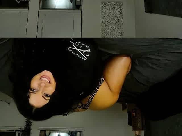 Brunette Couch Webcam Solo Fun Masturbating