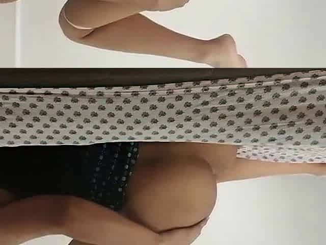 Roommate Plays for Me: Latina Babe Fingering Orgasm on Webca
