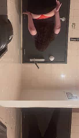Large Butt Teacher likes Widening her Butt in Public
