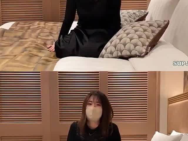25 Years Old Office Worker At Rocket Breasts