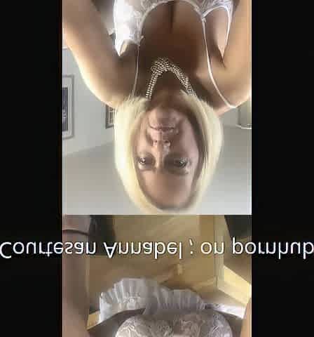 Annabel finger screwing big labia lips