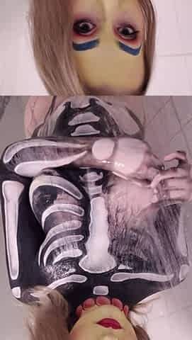 Skeleton Bodypaint Shower & Tit Play
