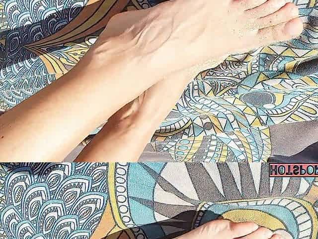 Beach angel showing her Glamorous toes, marvelous feet, legs, pretty vagina and titties