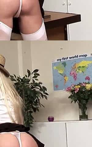 Lesbian sex lesson for horny blondes
