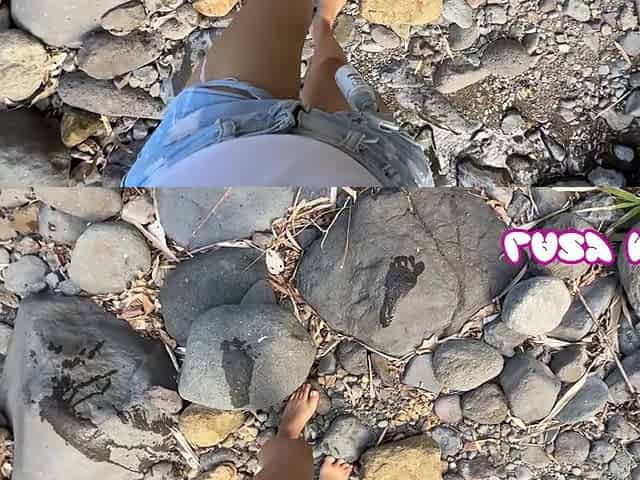 Beautiful Girl Masturbate in Jungle, First Time Experiencing