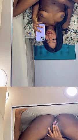 Streamer touches herself in the mirror and leaves anything very soaked