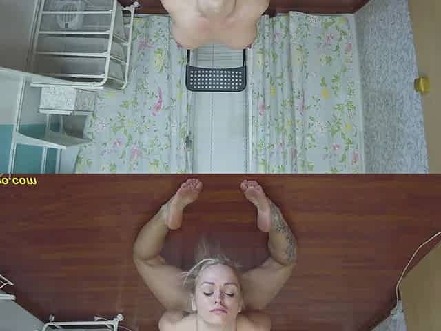 Female Bodybuilder Shows Her Flexibility