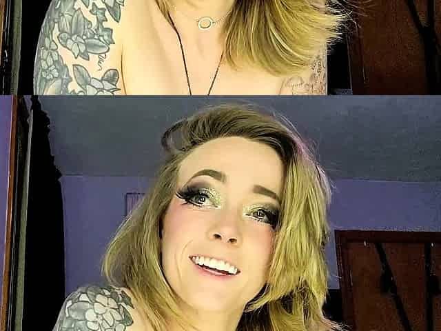 Small titted blond stunner Sarah Peachez masturbating