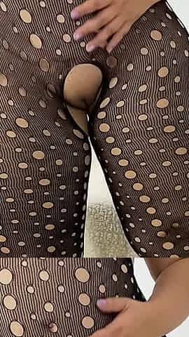 PAWG MILF in Tights Shaking Her Juicy Ass. She Warms up to Squirt