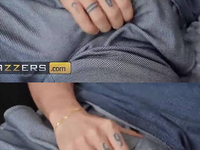 Small Gina Gerson Has Gorgeous Feet