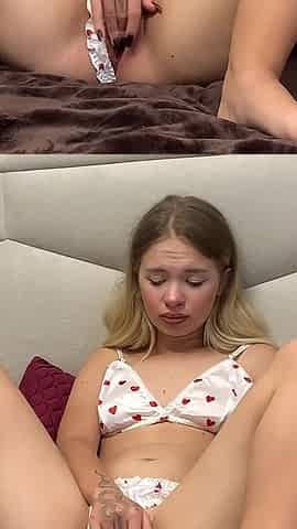 Step Sister Wants Hard Sex on Bed - Xkeryb - Family Therapy