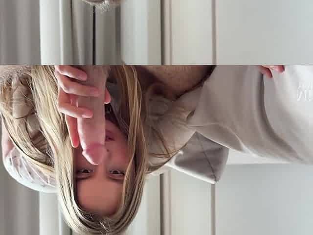 Hot Housewife Waited for a Guy to Bang Her Pink Vagina in Pajamas