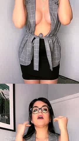 Amateur brunette double toying on webcam