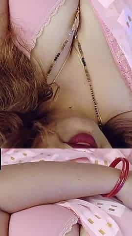 Husband Ke Ghar Na Aane Par Step-mom Apne Wafadar Naukar Se Chudi