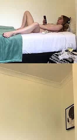 Amateur brunette double toying on webcam