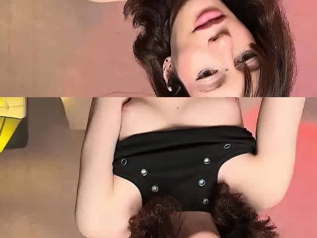 Amateur Webcam Teen Flashes Masturbates