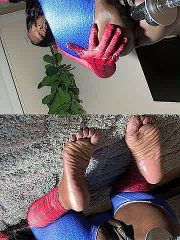 Spider woman taking shlong in her anus and creamy bulky twat