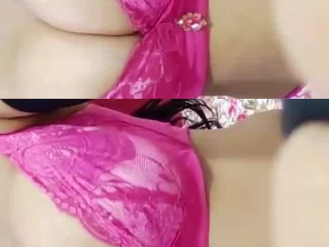 Working hotty was showing her vagina and tits, live MMS went viral