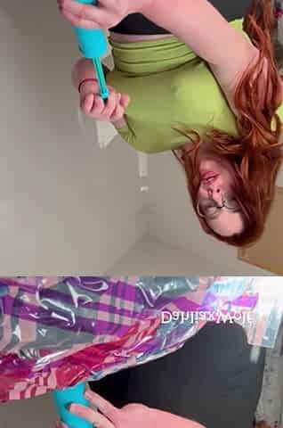 Solo Masturbation Sexy Redhead Orgasms Instead of Packing and Moving