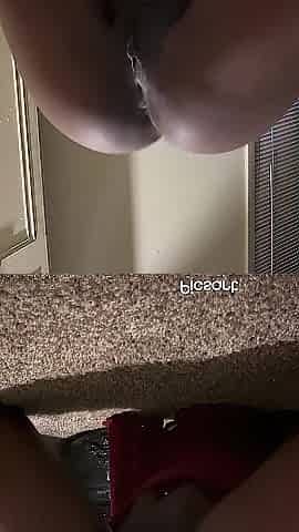 Bouncing this corpulent ashy booty