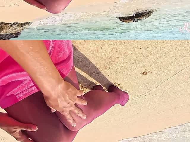 922 Shiny Purple Cdr Pantyhose on the Beach