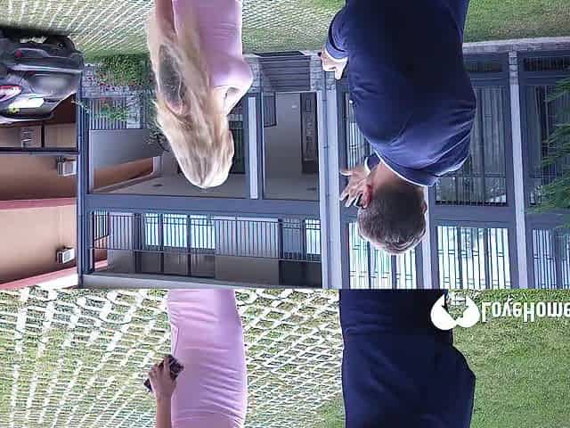 Real estate agent feasts on my soaked pussy