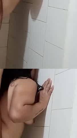 I Fuck the Neighbor's Daughter in Her Bathroom and Fill Her Ass with Hot Cum