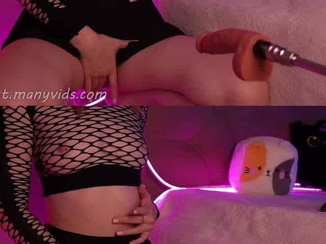 AnneLitt gets an climax from banging in the Booty