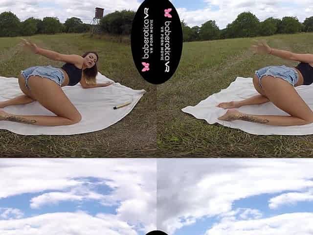 Vanessa Decker Enjoys Outdoor Fun With The New Toy - Sexy Pornstar Outdoor Solo