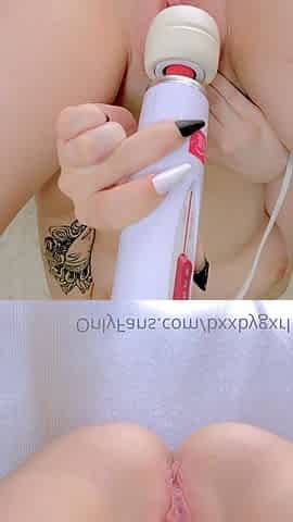 Close up solo beauty toying ass