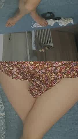 Watch Me Put a Tampon in My Super Hairy Pussy
