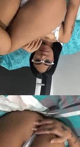 Teen 18 + fingering