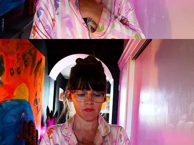 Emo teen Becka solo webcam masturbation