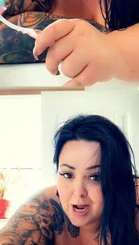 Big boob brunette masturbates on webcam