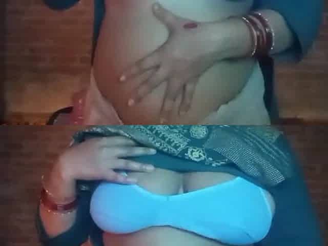 New Bhabhi Having Nude Show with Fingers