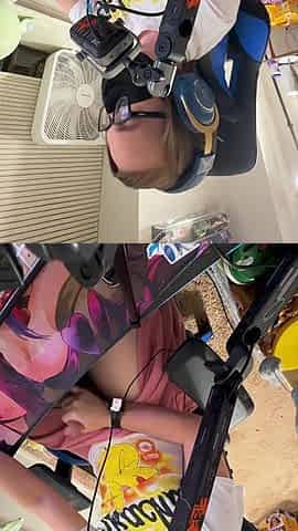 Femboy Streamer Gets Horny on Stream