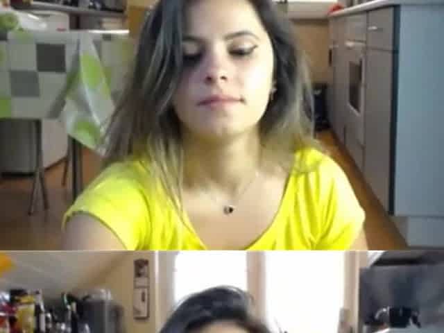 Teen Sexydea Flashing Boobs on Live Webcam