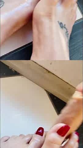 Masturbate for Dildo by Foot