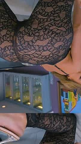 Sexy MILF Richelle Ryan Gets It Balls Deep