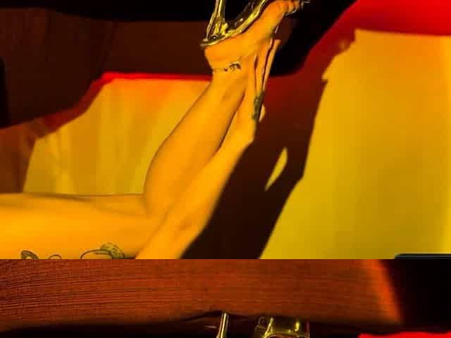 Worship of Lady Milf's soles and uber-sexy humid pussy